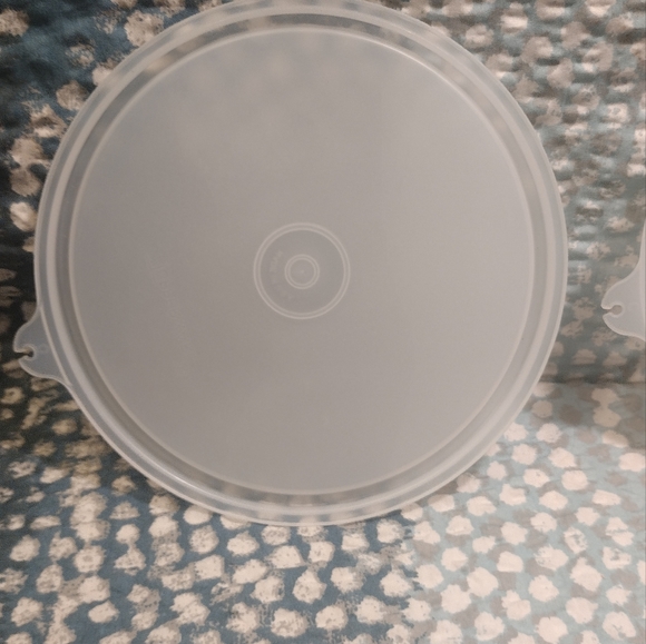 Tupperware Replacement Lids mold number 227-43 and 227-28 - Picture 2 of 3